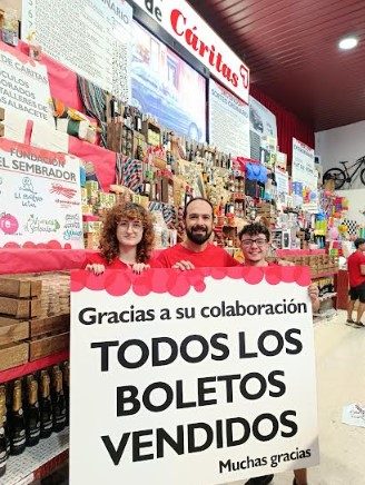 foto todo vendido tombola de caritas