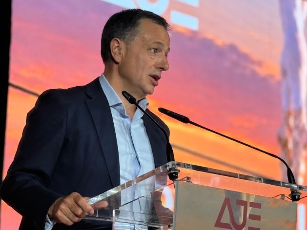 manuel serrano XXIV Premios Joven Empresario de AJE Albacete en el Paraninfo de la UCLM.