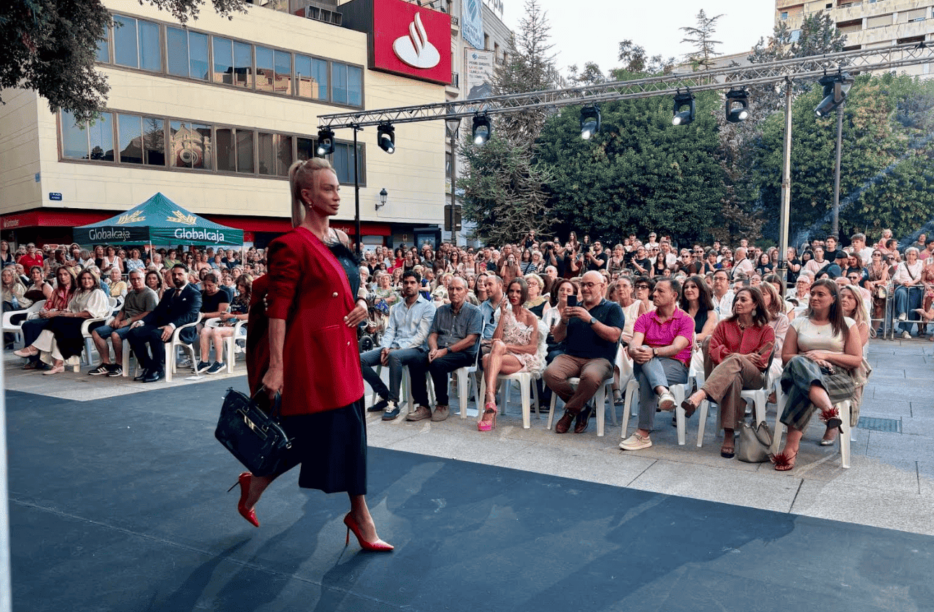 V edición de 'Zona de Moda' en la Plaza del Altozano.