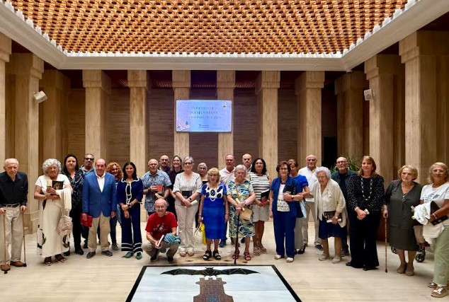 Entrega de premios del XXIII Certamen Literario de Mayores en el Salón de Plenos del Ayuntamiento de Albacete