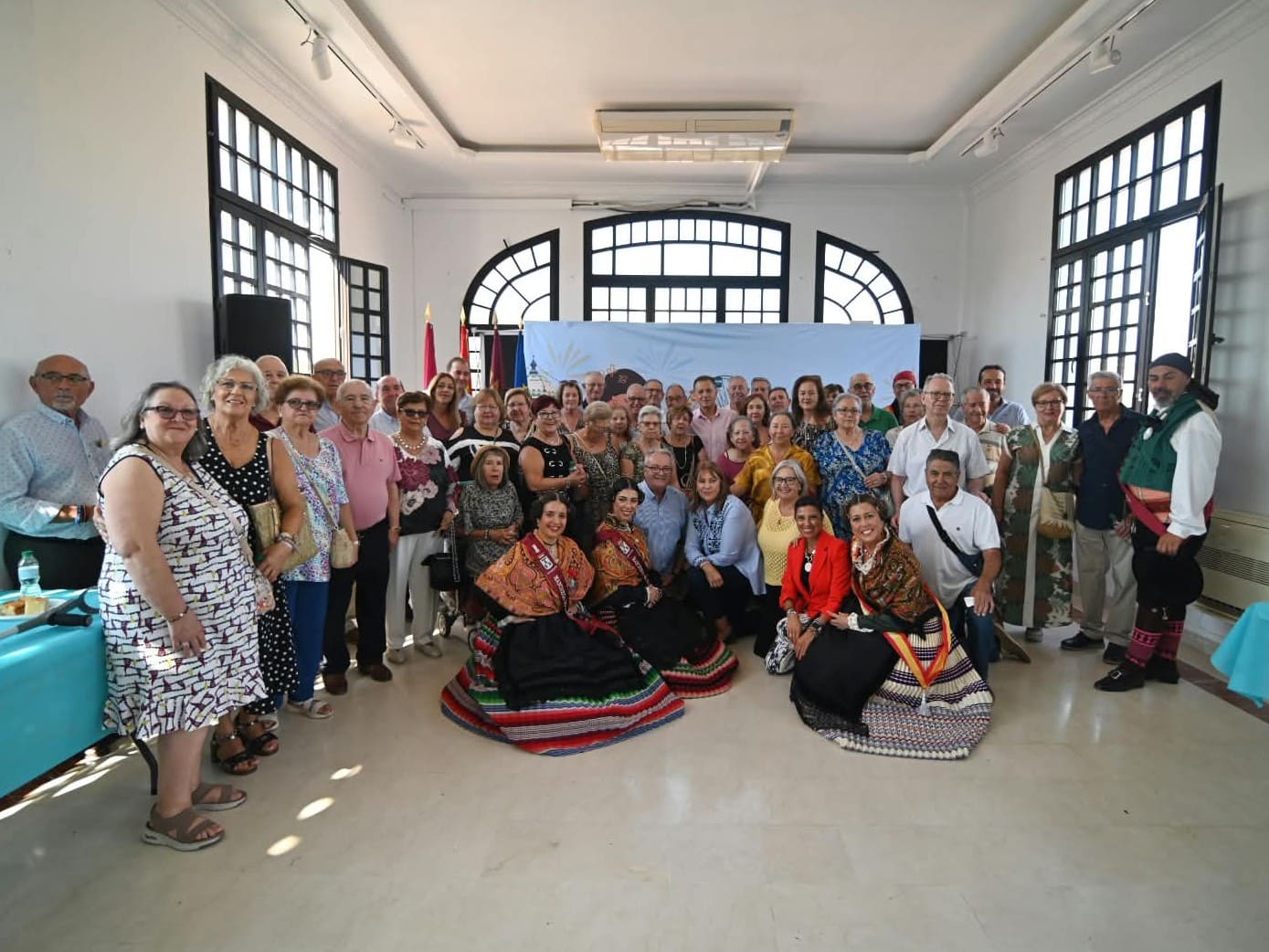 Foto.Desayuno institucional Día de los Mayores en Feria (3) (1)