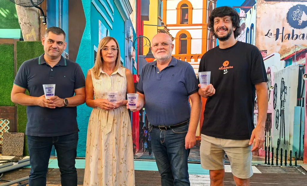 Presentación campaña vasos contra las agresiones sexuales.jpeg