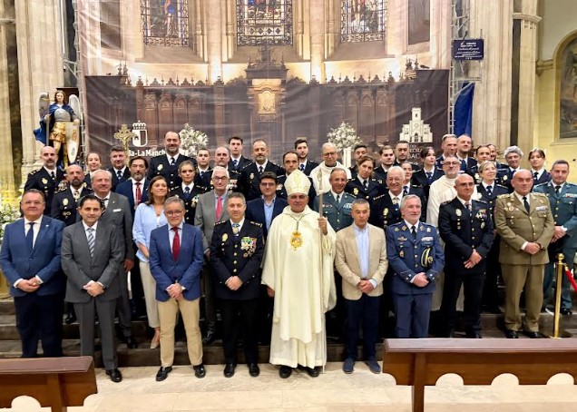 Ángel Custodio de la Policía Nacional catedral de albacete