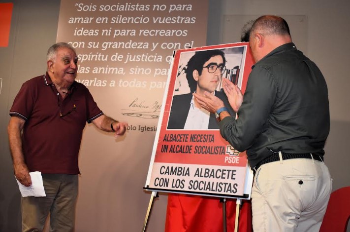Inauguración de la exposición bibliográfica sobre los 50 años de la refundación del PSOE en la Casa del Pueblo de Albacete