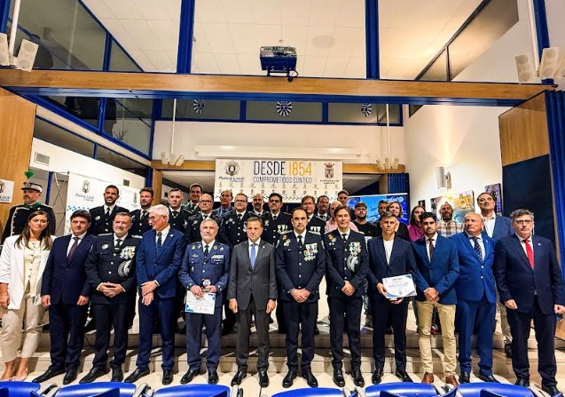 El alcalde Manuel Serrano presidiendo el acto del 172º aniversario de la Policía Local de Albacete en la Jefatura
