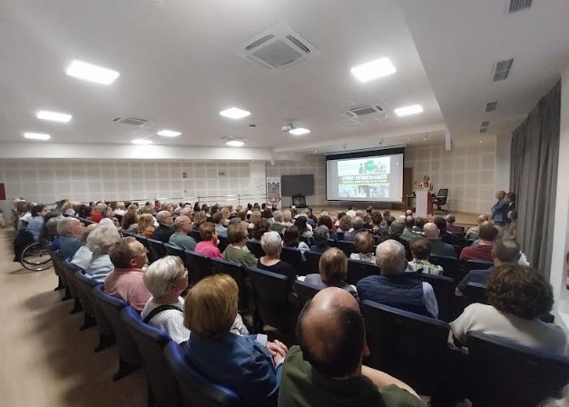 Centro Ágora durante la primera charla de Hacemos Barrio
