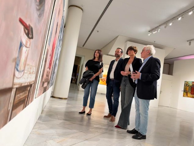 Elena Serrallé y Carlos Calero durante la inauguración de la exposición de pintura cubana en el Museo Municipal de Albacete.