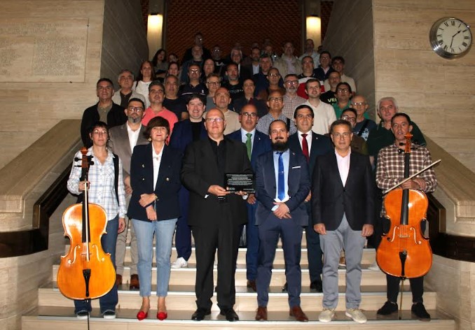 Foto. Entrega nombramiento de la BSMA co ... nchega de Sociedades de Música
