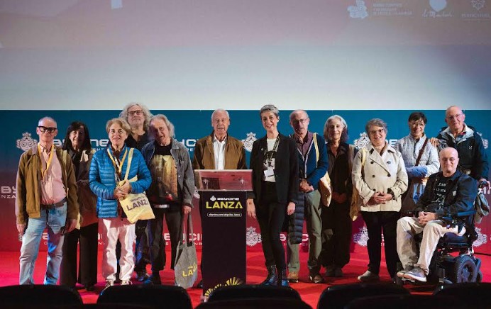 Integrantes del Jurado de la Experiencia de ALUEX en la sala de proyecciones durante Abycine