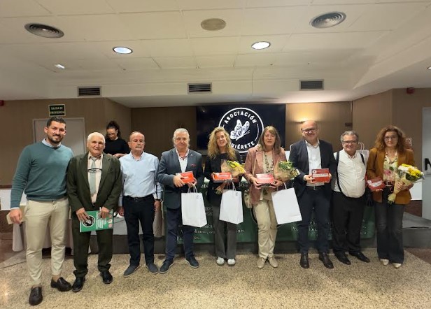Llanos Navarro y Antonio García durante la apertura de las III Jornadas sobre Adicciones organizadas por la Asociación Quiérete