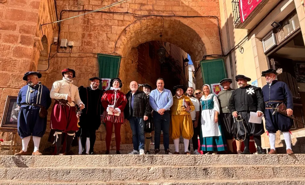 Foto de familia Alcaraz Renacentista.jpeg