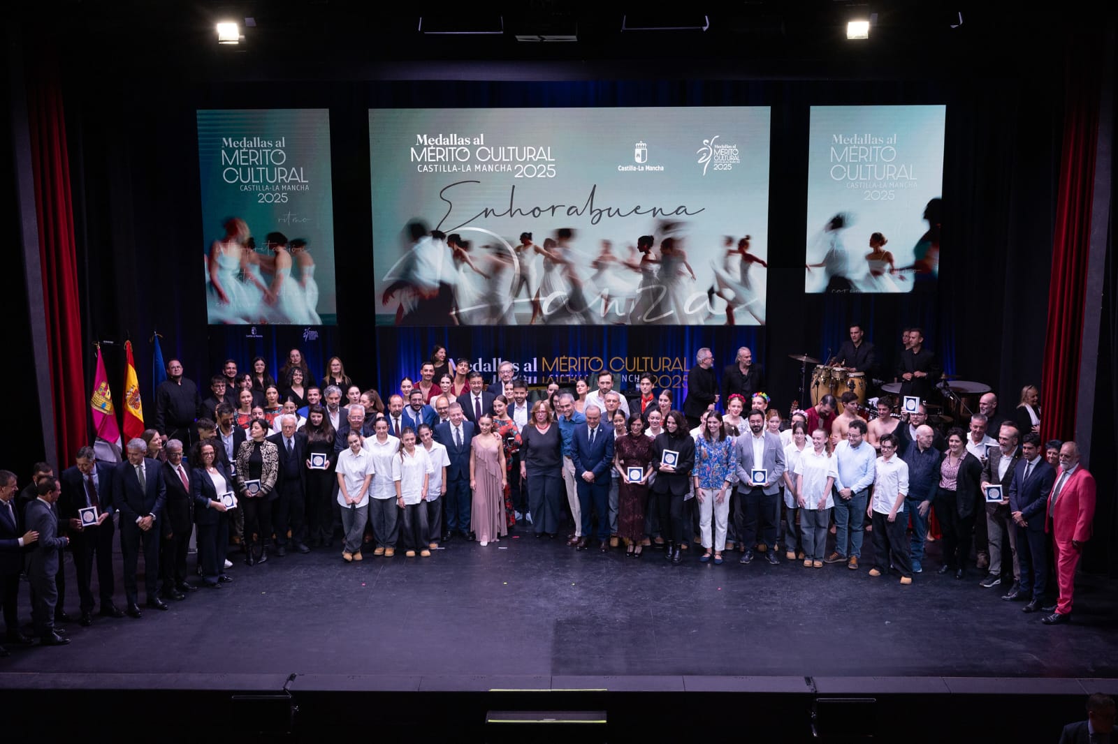 Foto grupal Medallas al Mérito Cultural