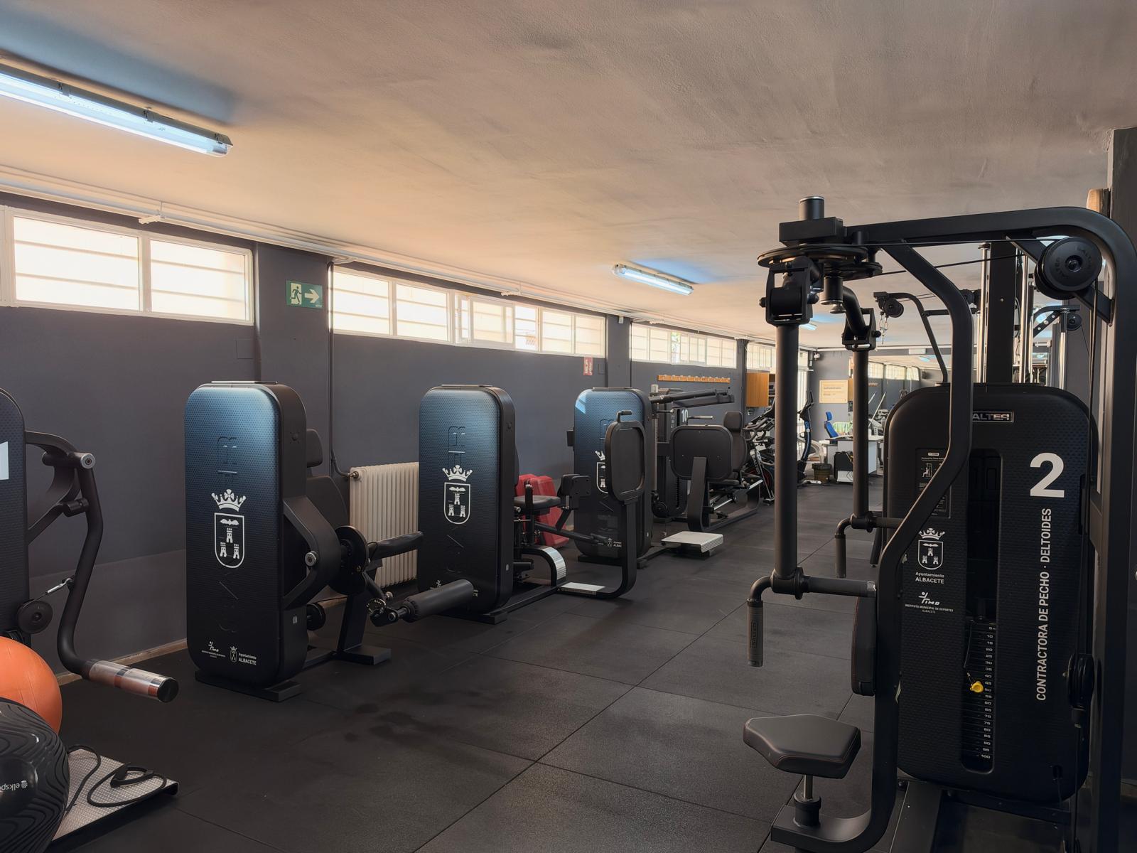 Instalaciones del gimnasio y sala de musculación del complejo deportivo Carlos Belmonte en Albacete.