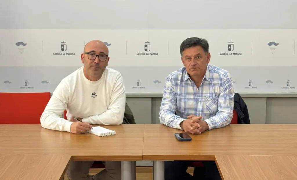 Sáez y Morcillo en la delegación provincial de Agricultura....