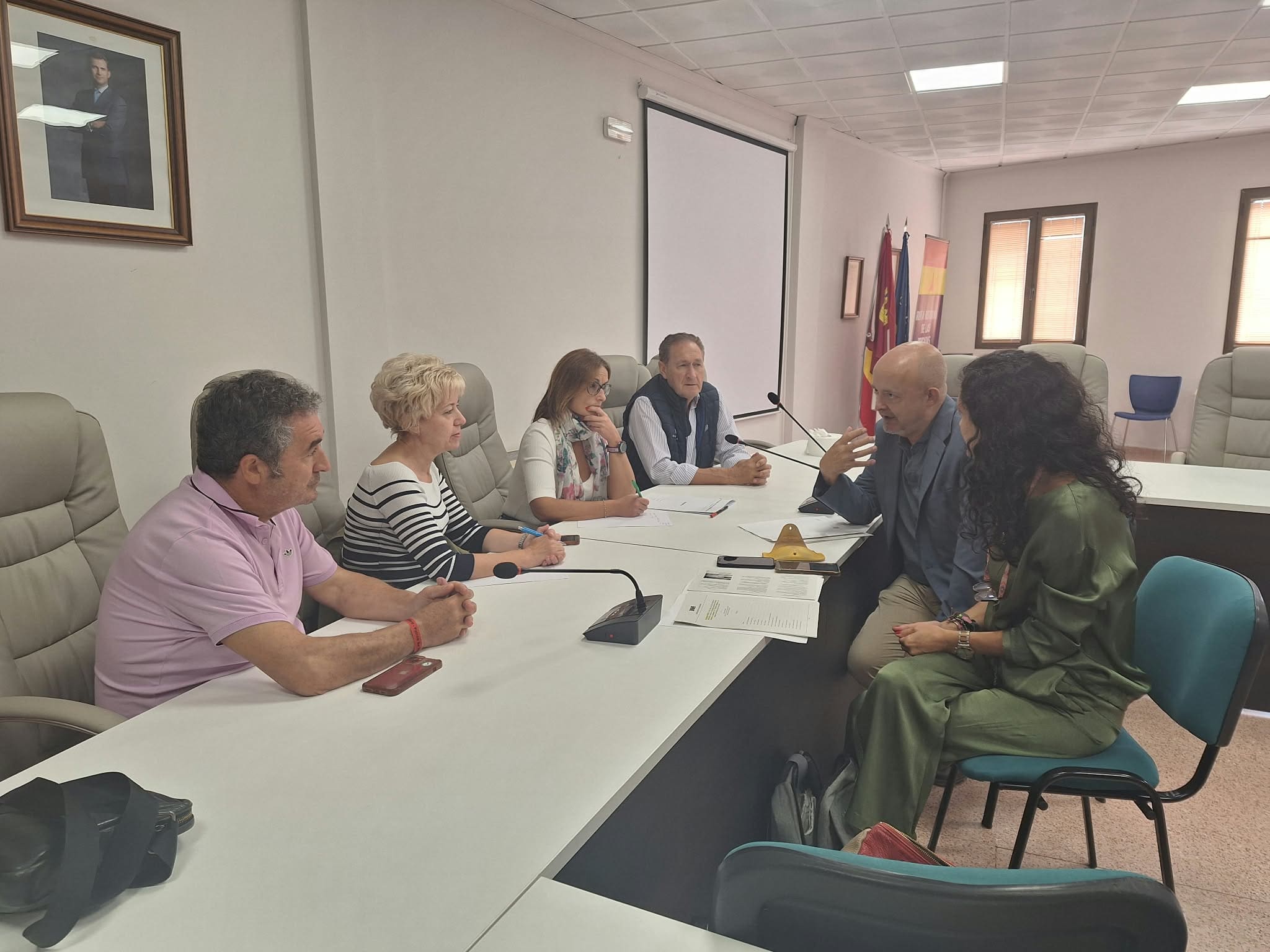 reunion oficinas madrigueras gobierno local
